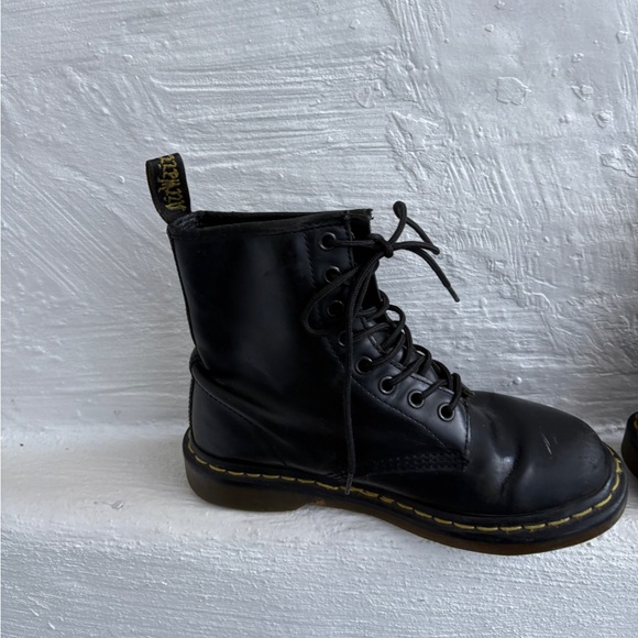 Dr. Martens 1460 smooth black leather 8-eye boot - Picture 5 of 11